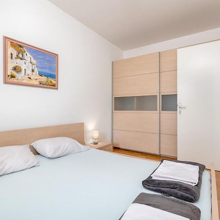 Apartman Leona Daire Vrbnik Dış mekan fotoğraf